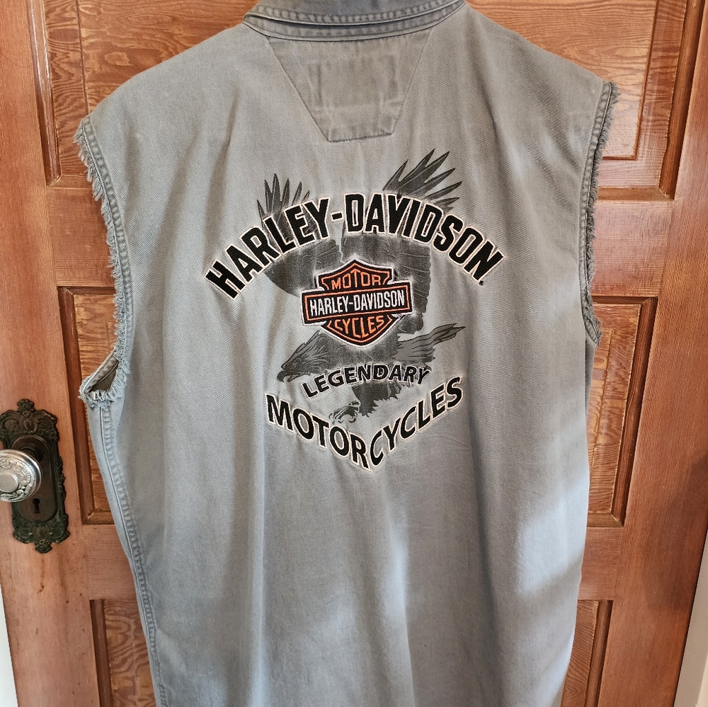 Sleeveless Milwaukee Rally biker shirt